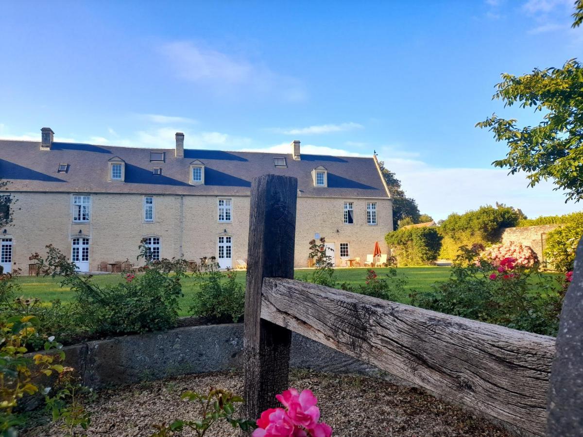 Hotel Le Manoir De Mathan Crepon A La Campagne 5 Mn D'Arromanches Et 10 Mn De Bayeux Екстер'єр фото