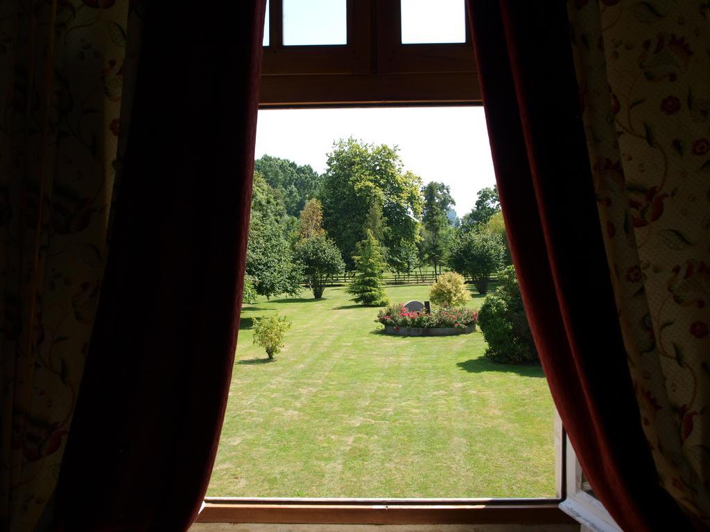 Hotel Le Manoir De Mathan Crepon A La Campagne 5 Mn D'Arromanches Et 10 Mn De Bayeux Екстер'єр фото